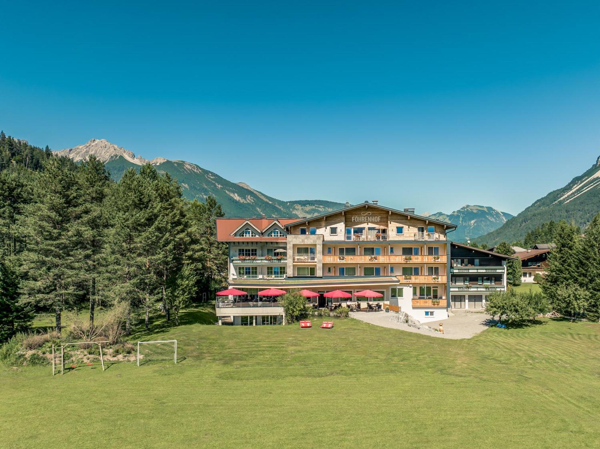 Hotel Foehrenhof Stanzach Exterior foto
